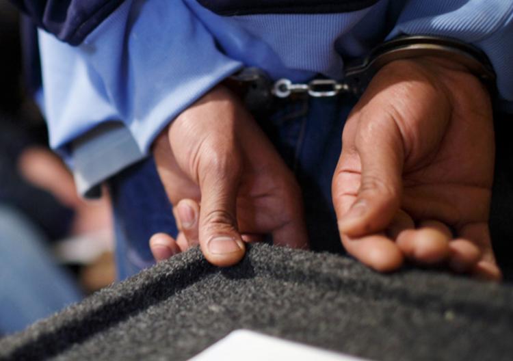 drug_handcuff_rtr2_img
