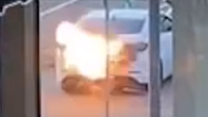 Explosion-carro-aeropuerto-Juan-Santamaria