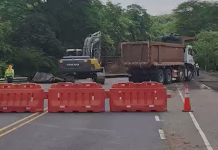 Rain Delays Repair of Sinkhole on Ruta 27